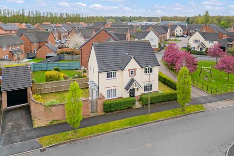 3 bedroom detached house for sale, Imperial Avenue, Winnington, CW8