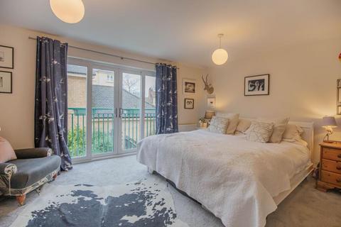 4 bedroom house for sale, Sir Bernard Lovell Road, Malmesbury, SN16