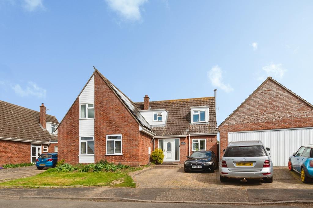 5 bedroom detached house for sale