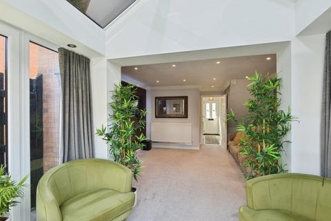 3 bedroom house for sale, Foxholes Close, Deanshanger, Buckinghamshire, MK19