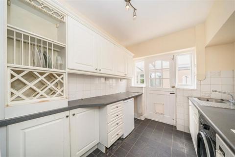 3 bedroom semi-detached house for sale, Wricklemarsh Road, London SE3