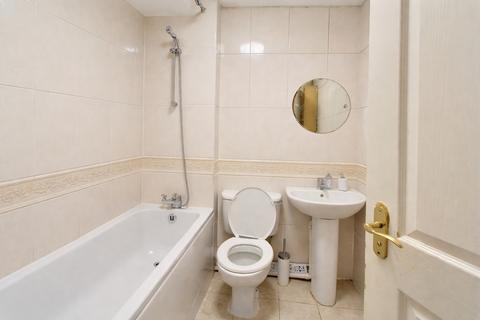 2 bedroom flat for sale, College Road, Bromley, BR1