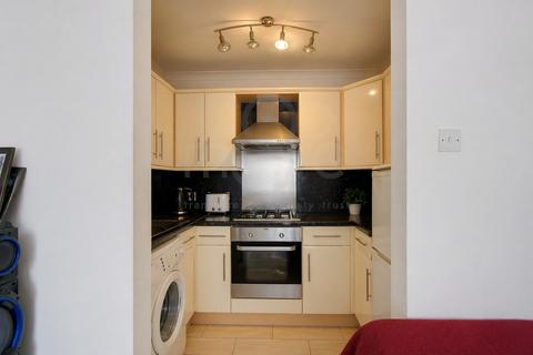 2 bedroom flat for sale, College Road, Bromley, BR1