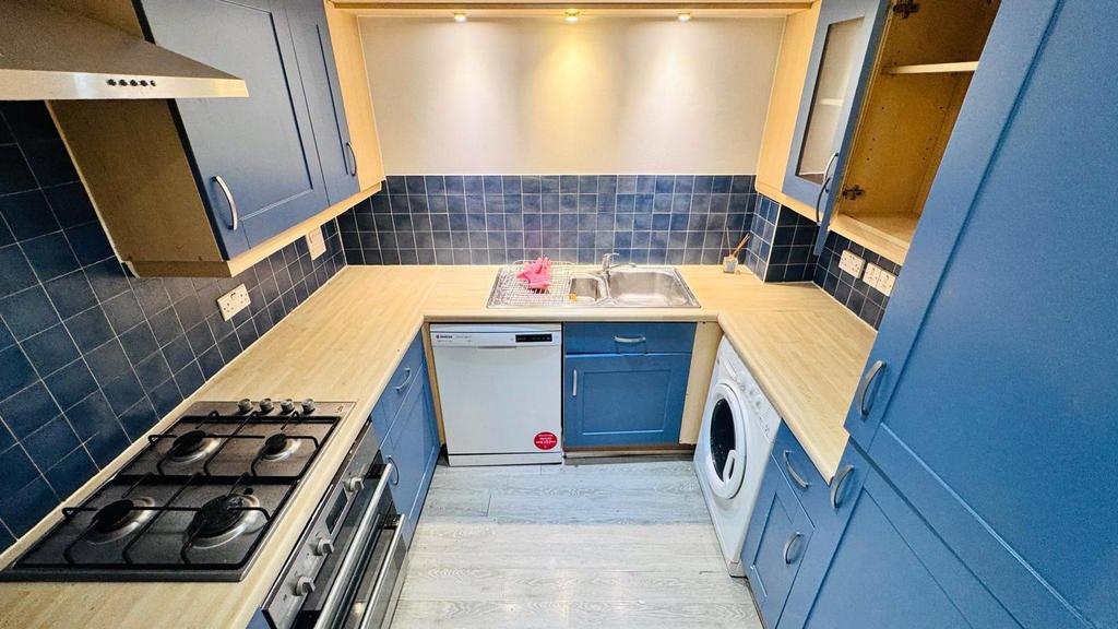 Apartment in London - View 3