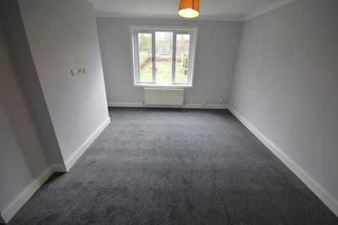 2 bed flat/apartment for rent in Main Road, Steelend, KY12