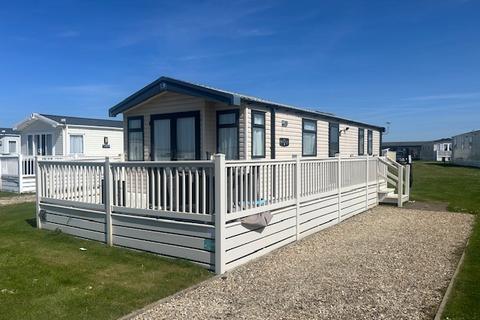 2 bedroom holiday lodge for sale, Hendra Croft, Goonhaven TR8