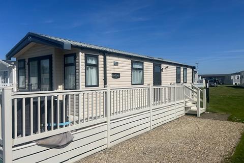 2 bedroom holiday lodge for sale, Hendra Croft, Goonhaven TR8