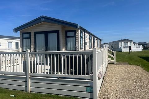 2 bedroom holiday lodge for sale, Hendra Croft, Goonhaven TR8