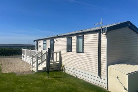 2 bedroom holiday lodge for sale, Hendra Croft, Goonhaven TR8