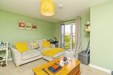 2 bedroom flat for sale, Felsted, Caldecotte, Milton Keynes