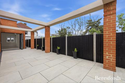 undefined, Parkland Avenue, Marshalls Park, RM1