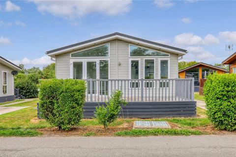 3 bedroom mobile home for sale, Roydon Marina Village, Roydon