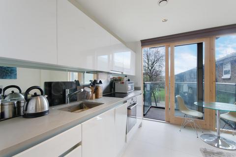 Studio for sale, Binnacle House, 10 Cobblestone Square, London, E1W