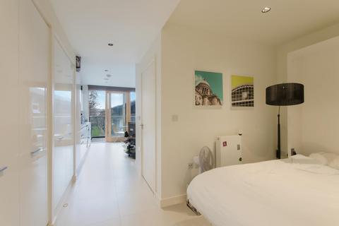 Studio for sale, Binnacle House, 10 Cobblestone Square, London, E1W