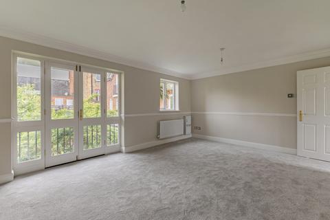 4 bedroom townhouse to rent, King Stable Street Windsor SL4