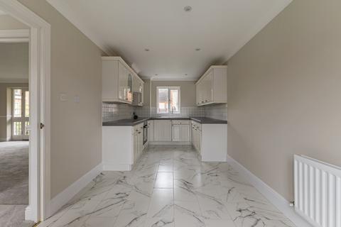 4 bedroom townhouse to rent, King Stable Street Windsor SL4