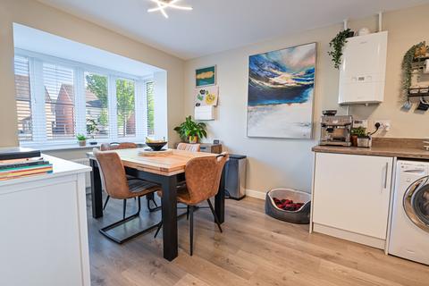 3 bedroom semi-detached house for sale, Alnwick Close, Rushden