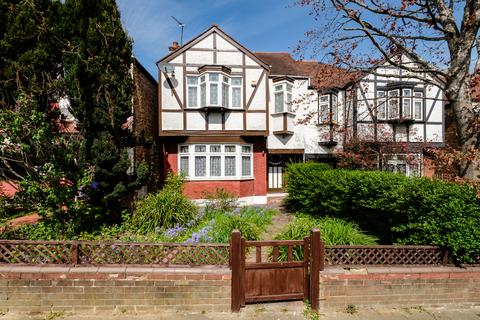 Alexandra Park Road, London, N10