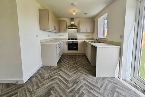 3 bedroom detached house to rent, Oak Road, Deeside, Flintshire, CH5