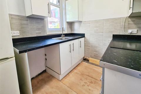 2 bedroom flat to rent, Redlands Drive, Hampshire SO19