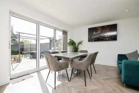5 bedroom detached house for sale, Castle Road West, OLDBURY