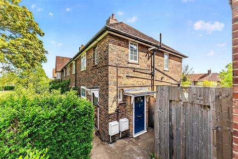 St. Helier Avenue, Morden