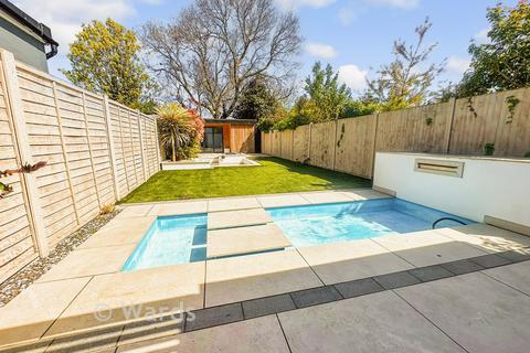 3 bedroom semi-detached house for sale, Manor Road, Birchington CT7