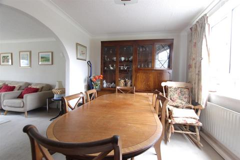 3 bedroom apartment to rent, The Glen, Sheffield