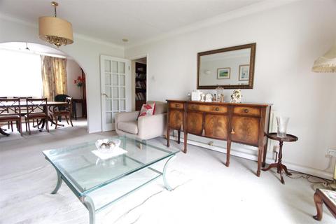 3 bedroom apartment to rent, The Glen, Sheffield