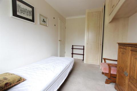3 bedroom apartment to rent, The Glen, Sheffield