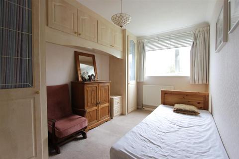 3 bedroom apartment to rent, The Glen, Sheffield