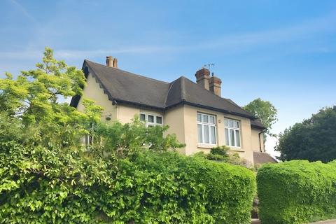 The Avenue, Datchet SL3