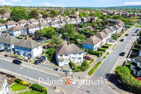 3 bedroom semi-detached house for sale, Springfield Park Avenue, Essex CM2