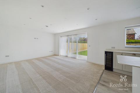 2 bedroom bungalow for sale, Birchwood Gardens, Lancashire FY4