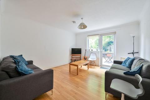 4 bedroom semi-detached house to rent, Canterbury Place, Elephant and Castle, London, SE17
