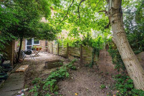 4 bedroom semi-detached house to rent, Canterbury Place, Elephant and Castle, London, SE17