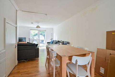 4 bedroom semi-detached house to rent, Canterbury Place, Elephant and Castle, London, SE17