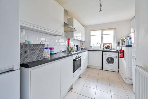4 bedroom semi-detached house to rent, Canterbury Place, Elephant and Castle, London, SE17