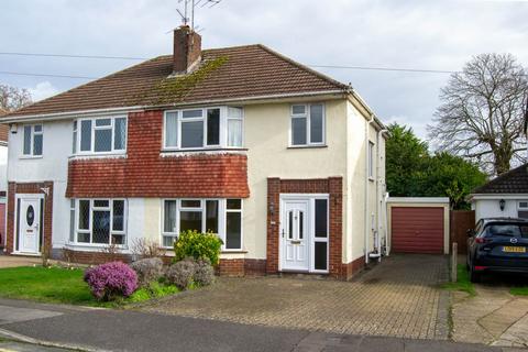 3 bedroom semi-detached house to rent, Repton Road, Earley, Reading