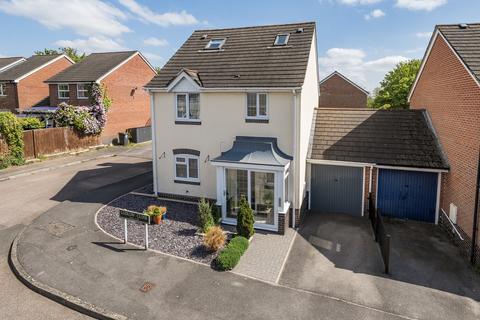Ludlow Close, Newbury, RG14