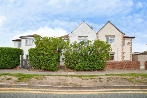 Semi-detached house - Warmsworth Road, Balby, Doncaster