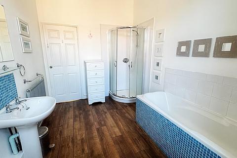 2 bedroom apartment for sale, Holly Avenue, Wallsend