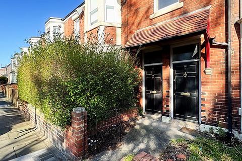 2 bedroom apartment for sale, Holly Avenue, Wallsend
