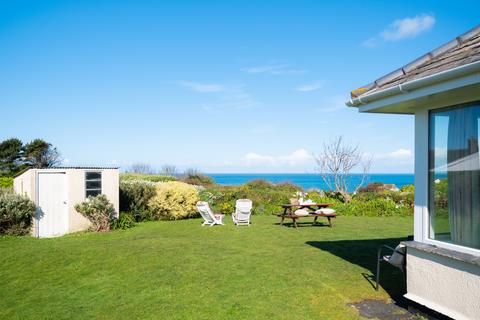 3 bedroom detached house for sale, Greenaway, PL27