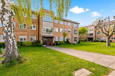 3 bedroom flat for sale, Dukes Drive, Leicester