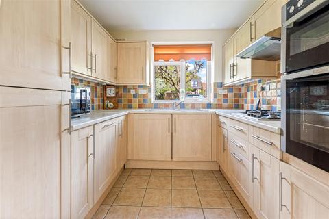3 bedroom flat for sale, Dukes Drive, Leicester