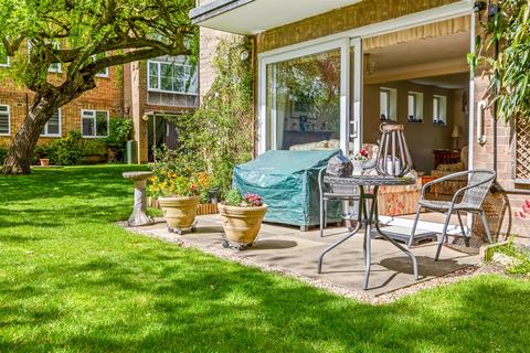 3 bedroom flat for sale, Dukes Drive, Leicester