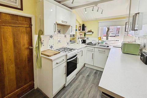 2 bedroom terraced bungalow for sale, Beacon Road, Bradford BD6