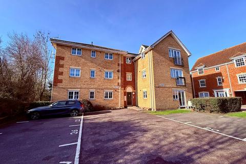 2 bedroom apartment to rent, Browning Drive, Wickford