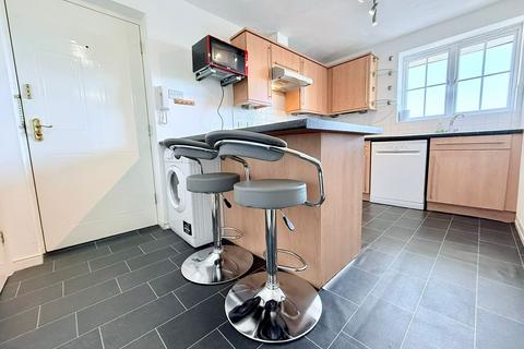 2 bedroom apartment to rent, Browning Drive, Wickford